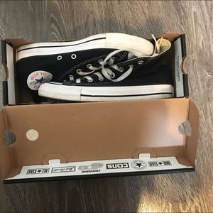 High Top Black And White Converse 6.5 Women’s